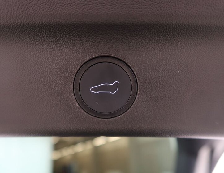 Tesla Model Y SUV 0,0 378 kw