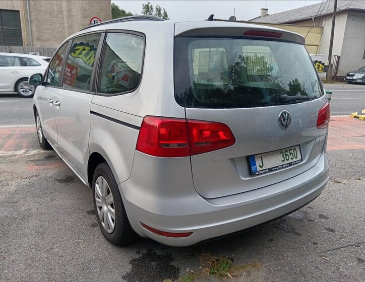 Volkswagen Sharan Kombi 2,0 l 103 kw
