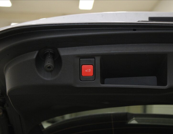 Peugeot 308 Kombi 1,2 l 96 kw