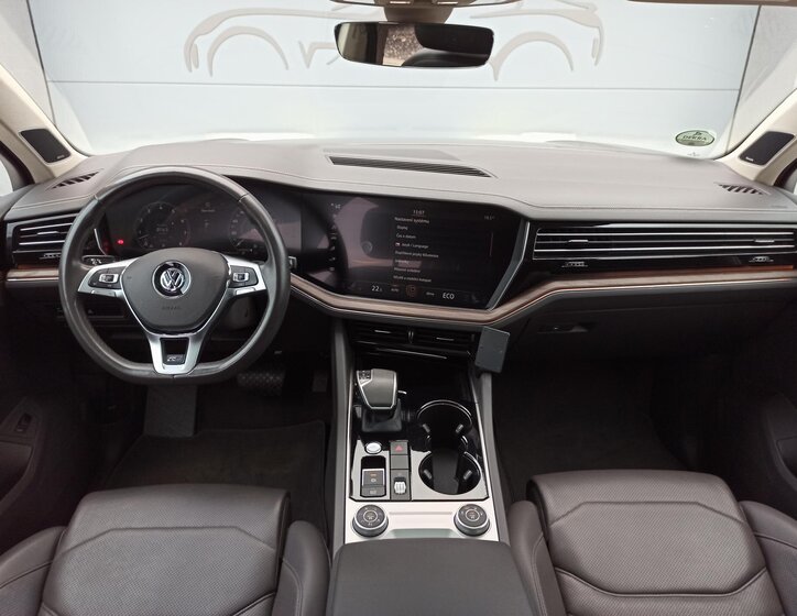 Volkswagen Touareg 19