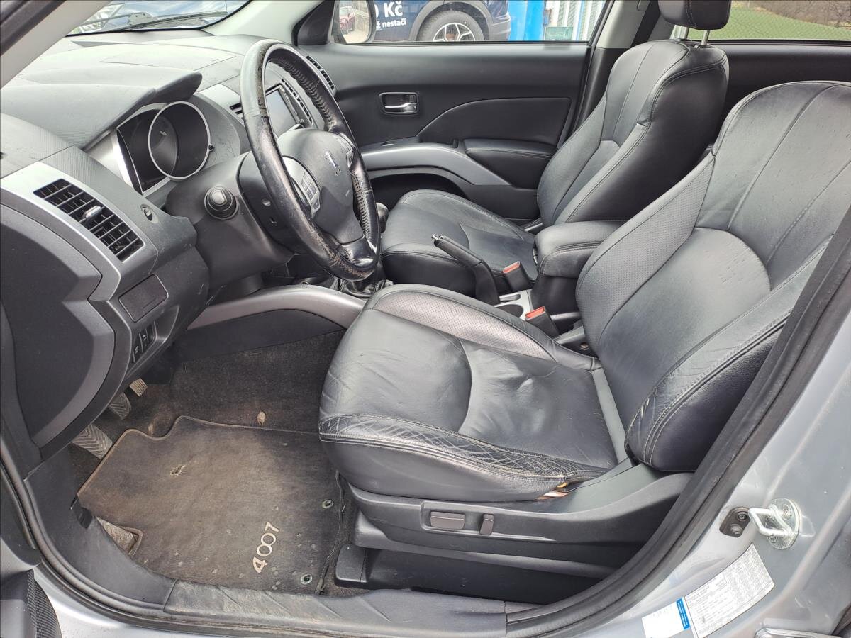 Peugeot 4007 SUV / Terénní 2,2 l 115 kw