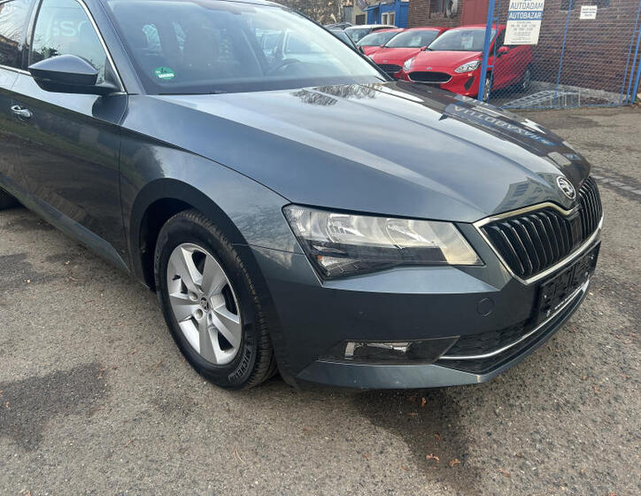 Škoda Superb 8