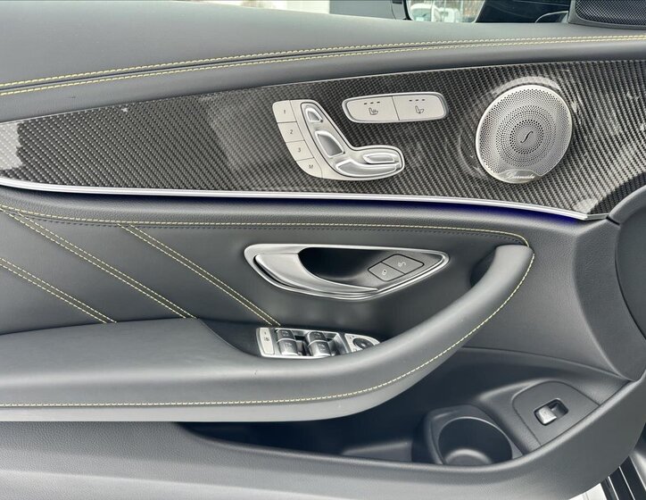 Mercedes-Benz Třídy E 12