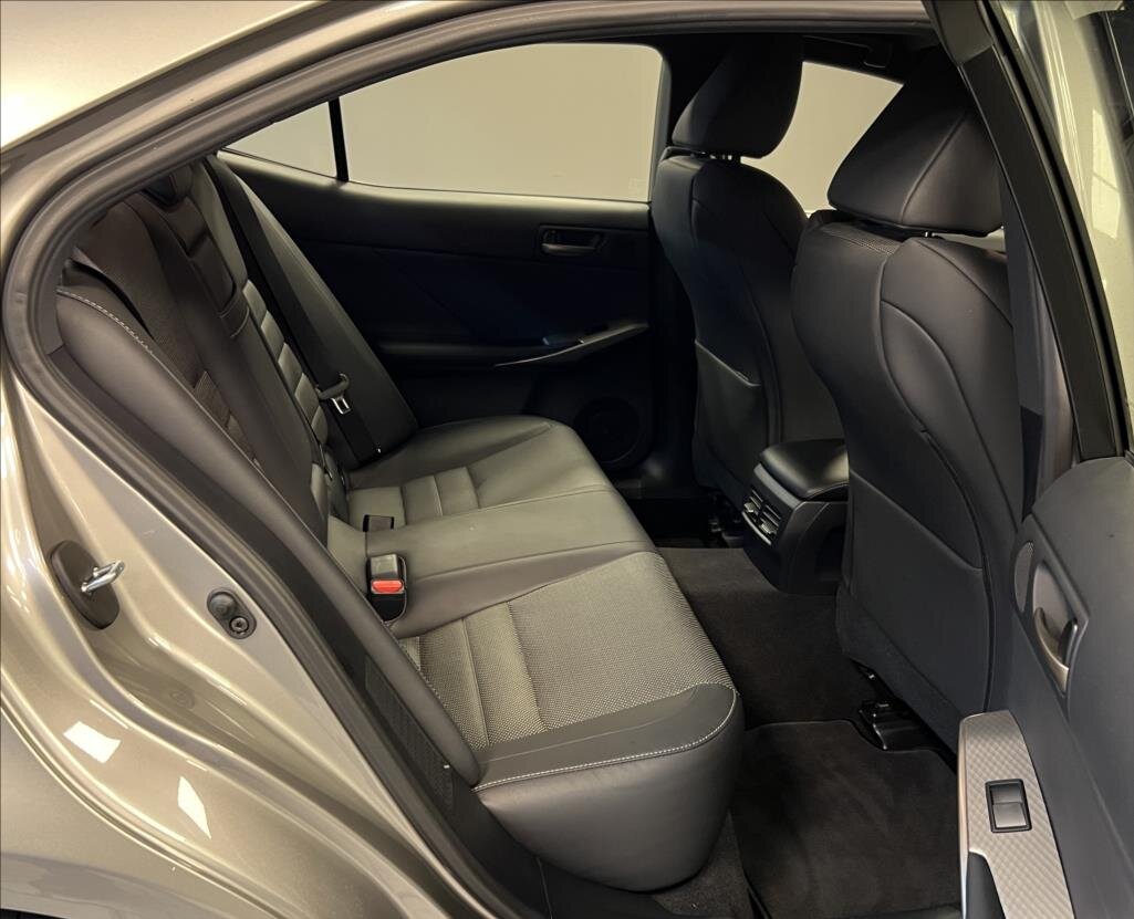 Lexus IS Sedan 2,5 l 164 kw