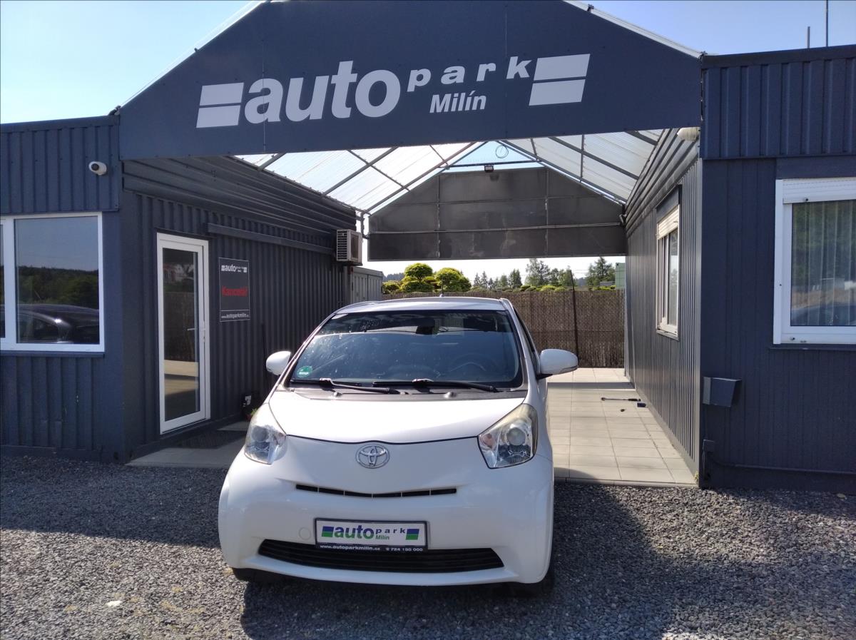 Toyota iQ