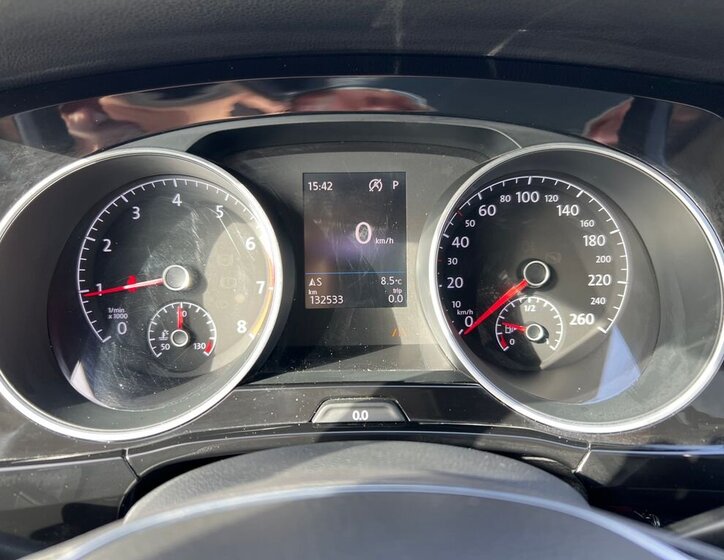 Volkswagen Touran MPV 1,5 l 110 kw