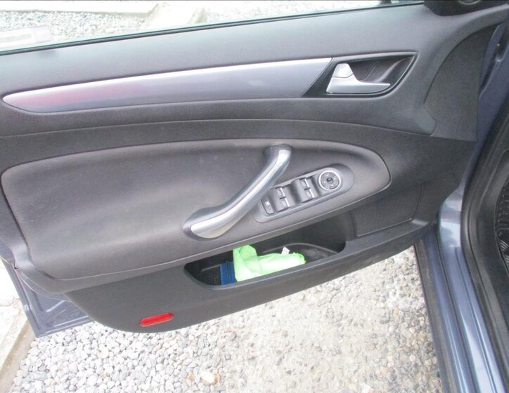 Ford Mondeo Kombi 2,0 l 103 kw