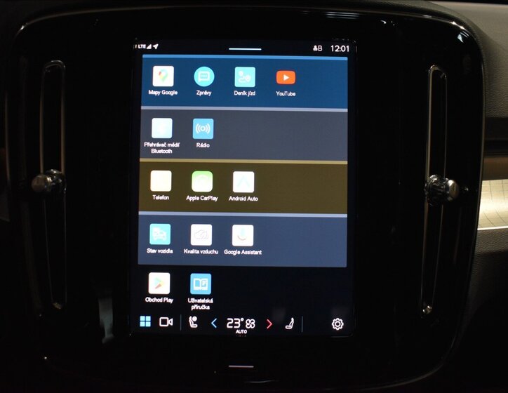 Volvo XC40 SUV / Terénní 2,0 l 120 kw