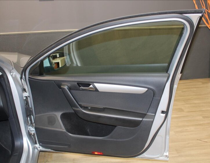 Volkswagen Passat Kombi 2,0 l 103 kw