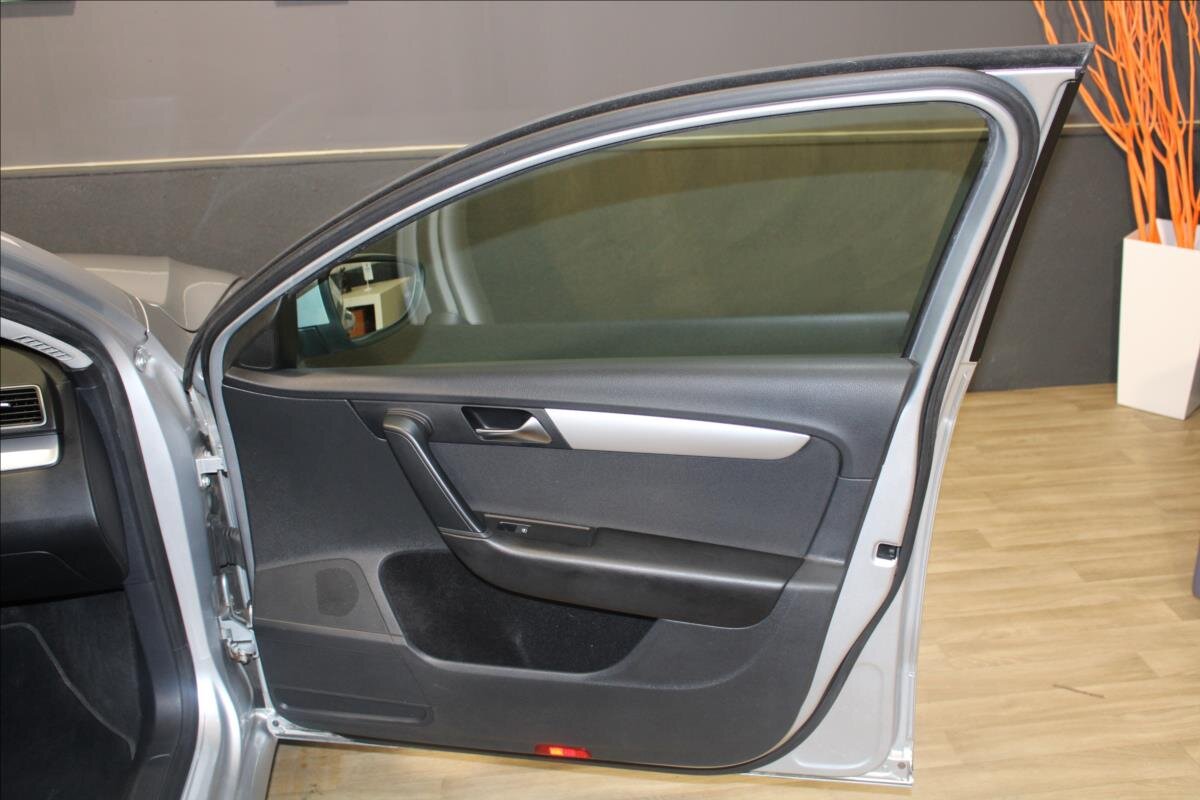 Volkswagen Passat Kombi 2,0 l 103 kw