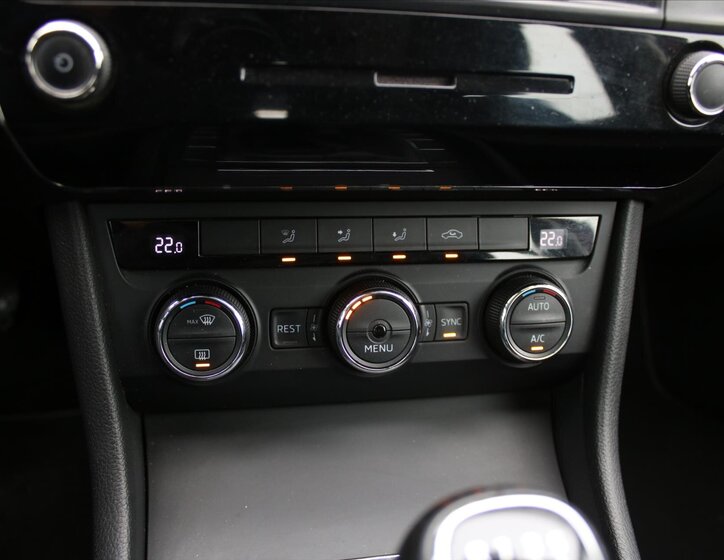 Škoda Superb Kombi 1,4 l 110 kw