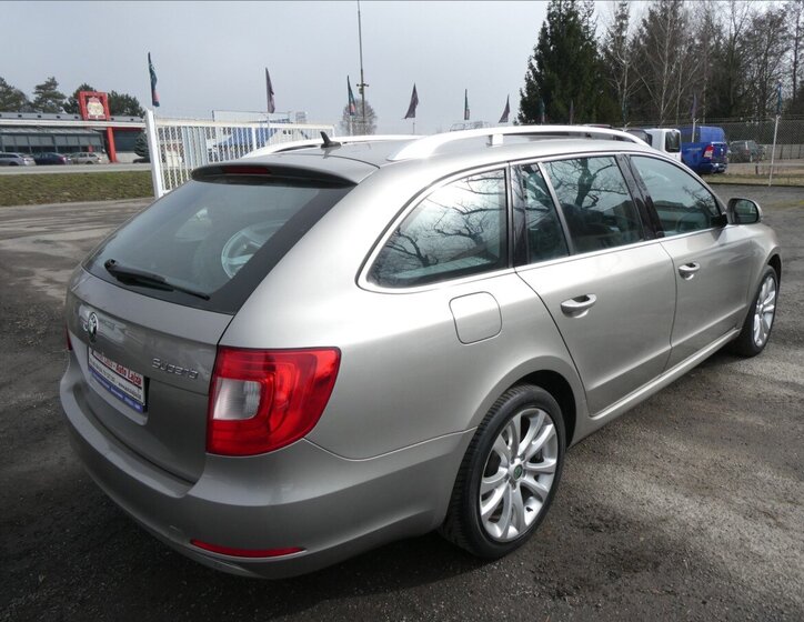 Škoda Superb Kombi 1,4 l 92 kw