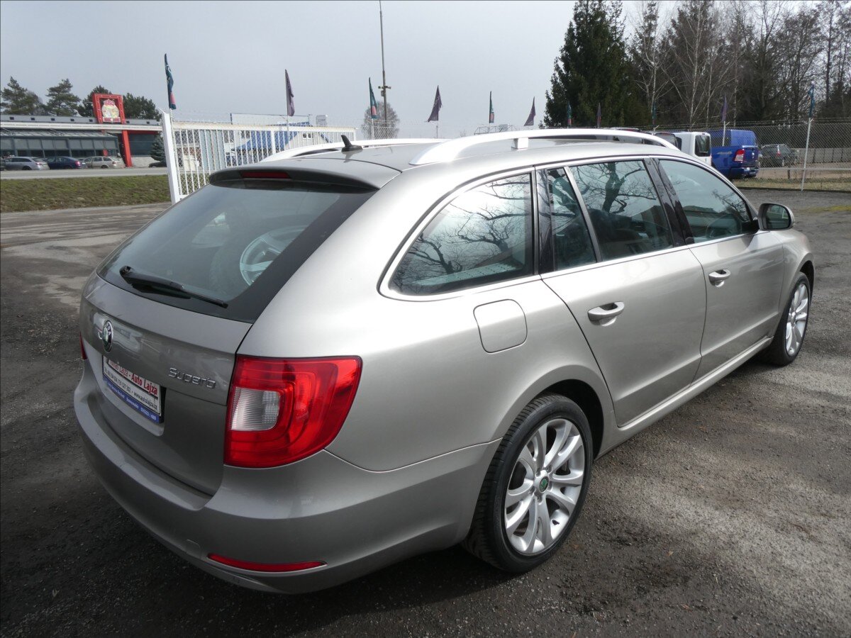 Škoda Superb Kombi 1,4 l 92 kw