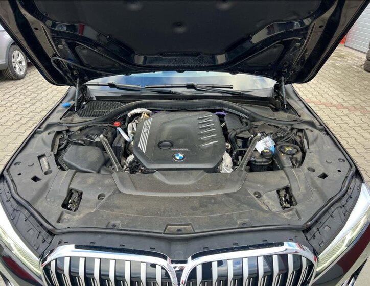 BMW Řada 7 Ostatní 3,0 l 210 kw