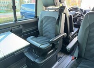 Volkswagen Multivan 27