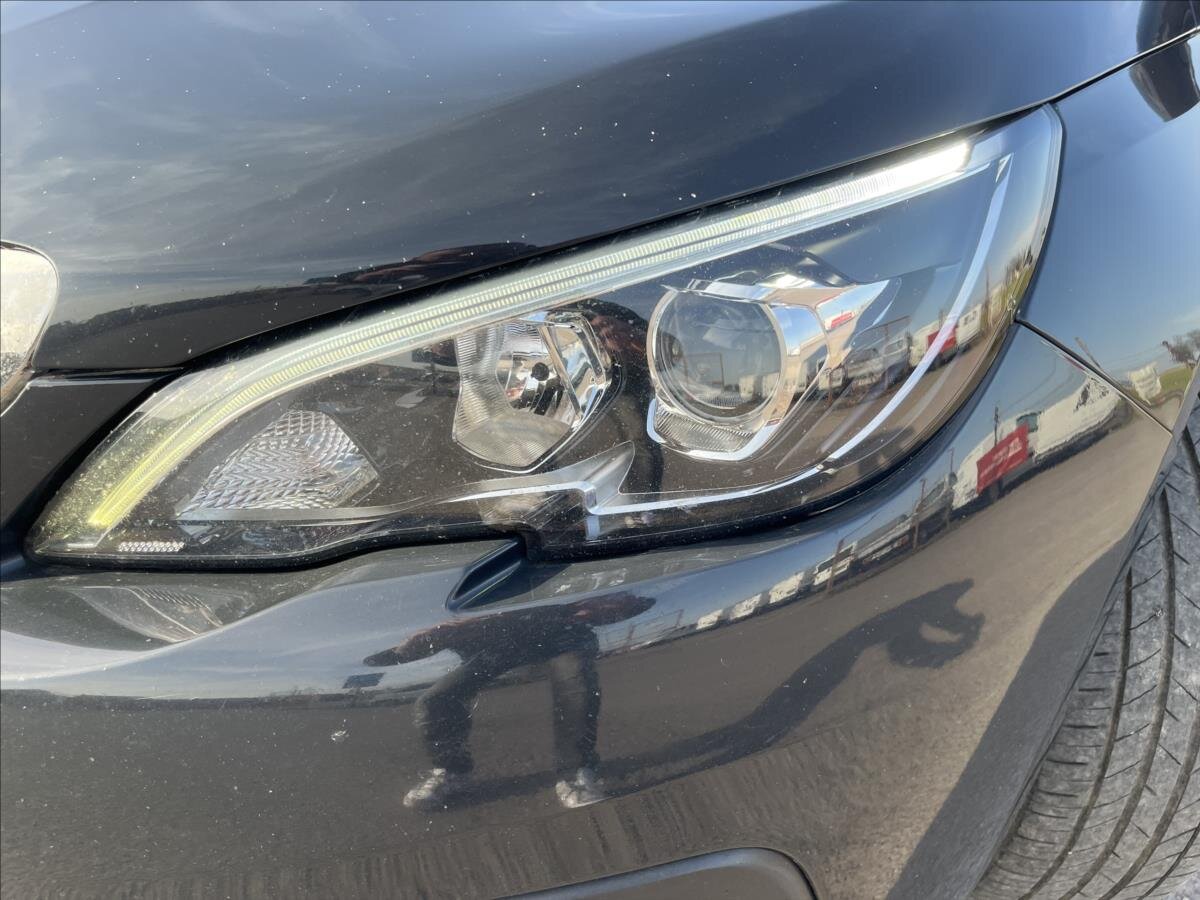 Peugeot 308 Kombi 1,5 l 96 kw