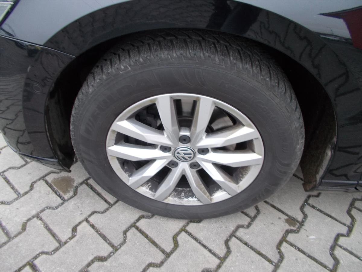 Volkswagen Passat Kombi 2,0 l 110 kw