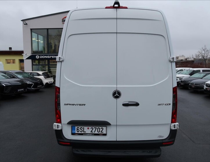 Mercedes-Benz Sprinter 8