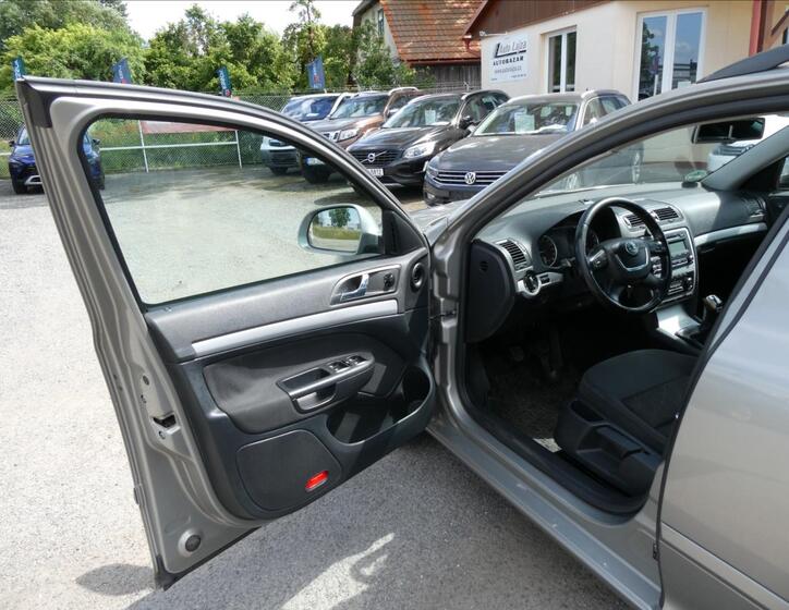 Škoda Octavia 12