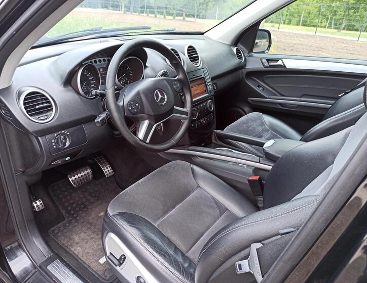 Mercedes-Benz Třídy M 9