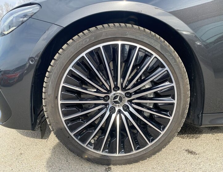 Mercedes-Benz Třídy E Kombi 2,0 l 145 kw