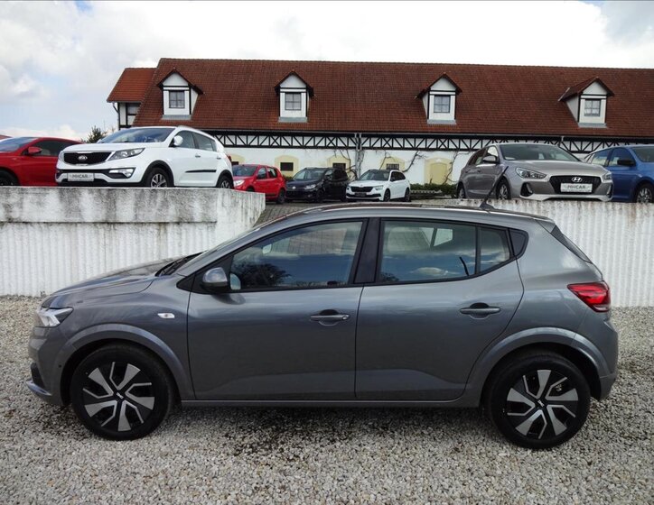 Dacia Sandero Hatchback 999,0 67 kw