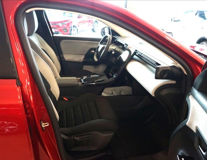 Citroën C5 Aircross SUV / Terénní 1,2 l 100 kw