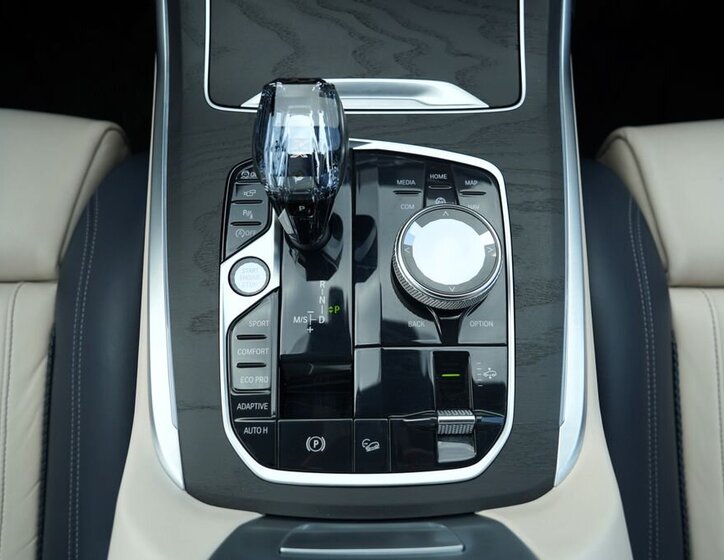 BMW X7 SUV / Terénní 3,0 l 250 kw