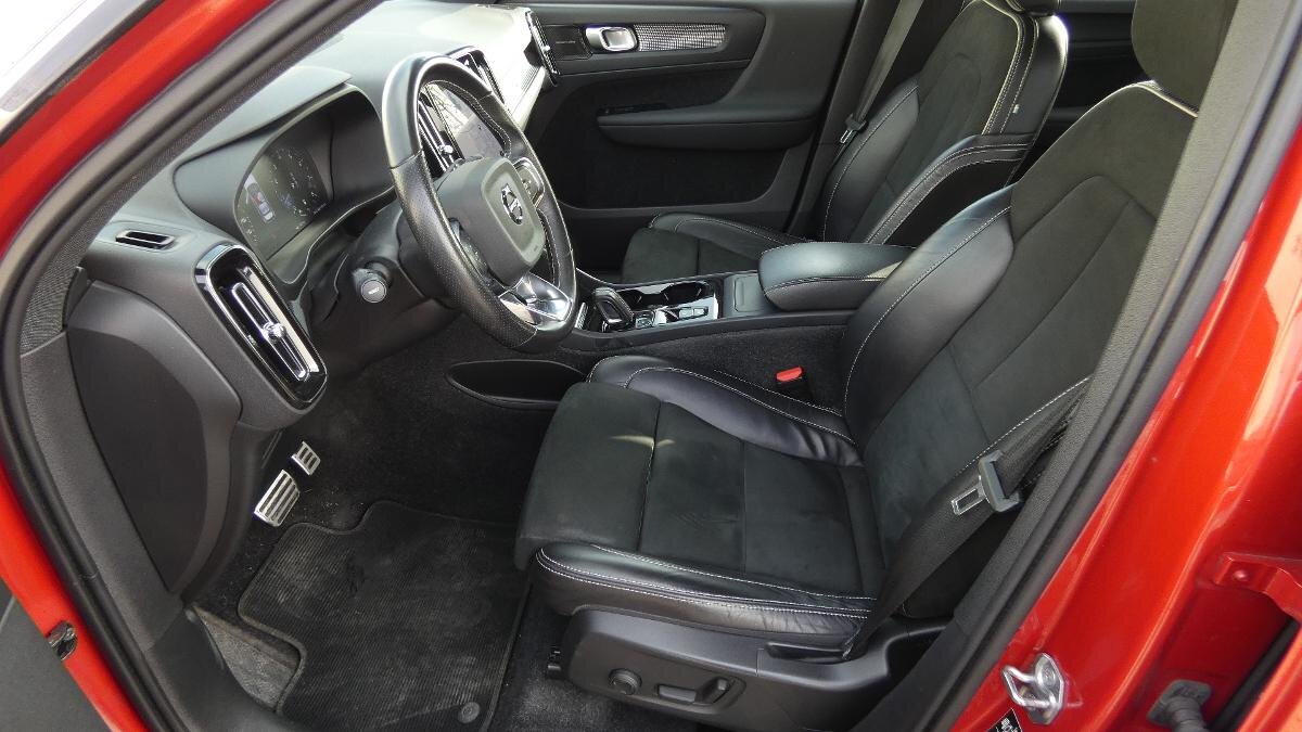 Volvo XC40 SUV / Terénní 2,0 l 145 kw