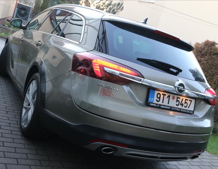 Opel Insignia Kombi 2,0 l 143 kw