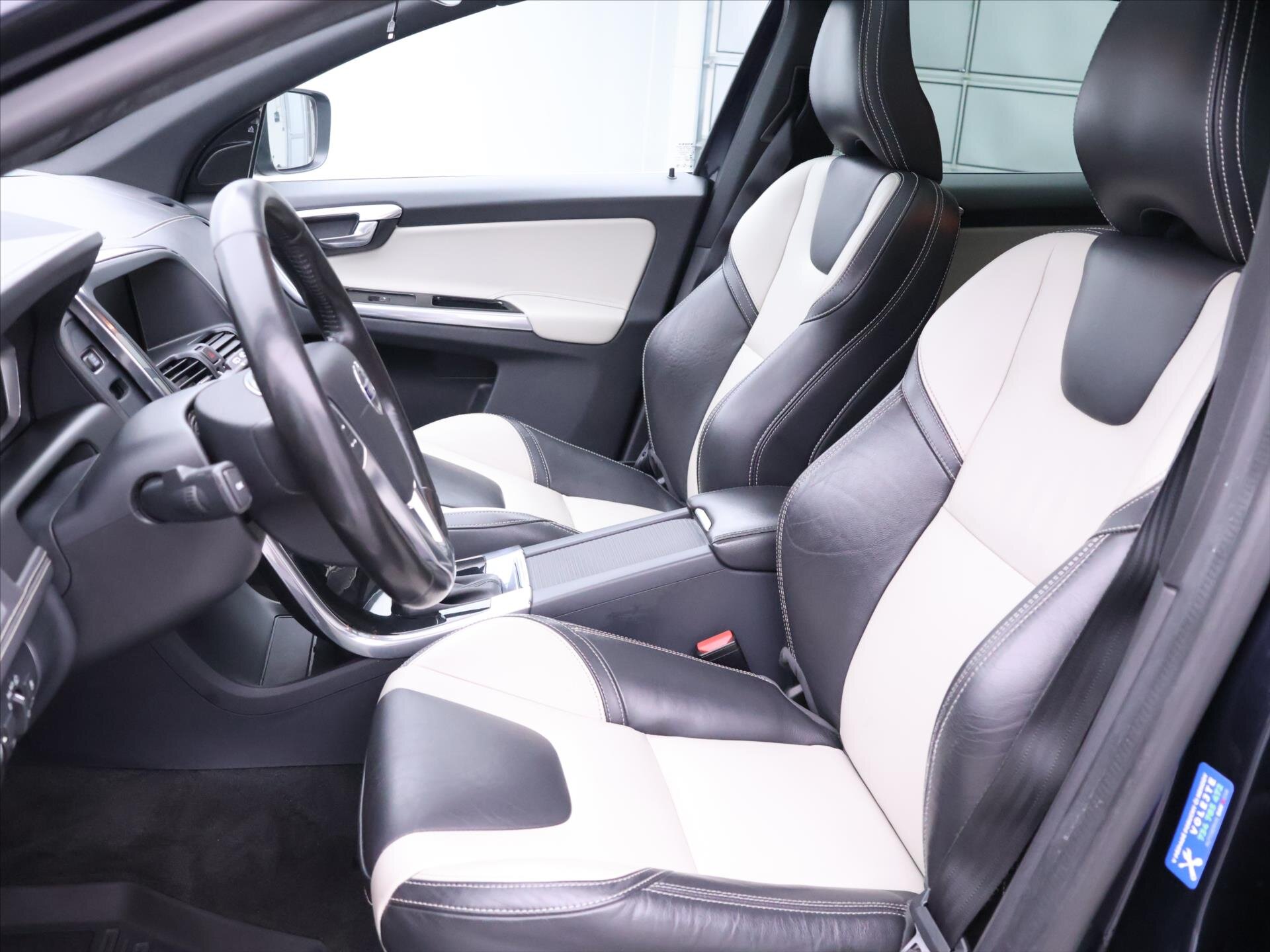 Volvo XC60 SUV 2,4 l 140 kw