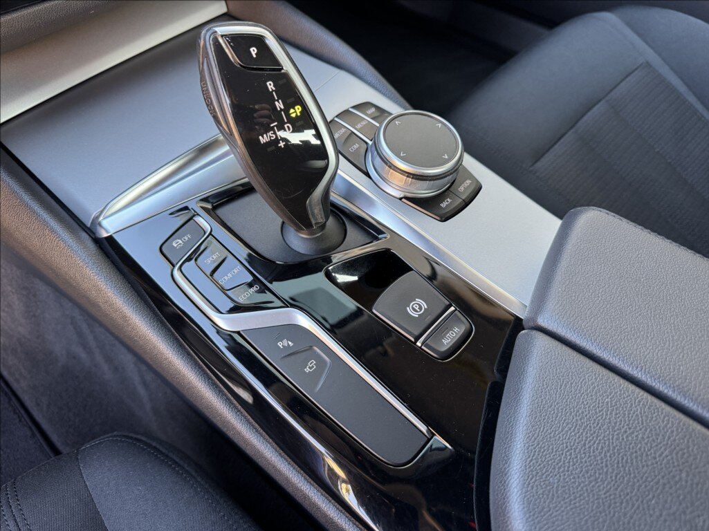 BMW Řada 5 Sedan 3,0 l 195 kw