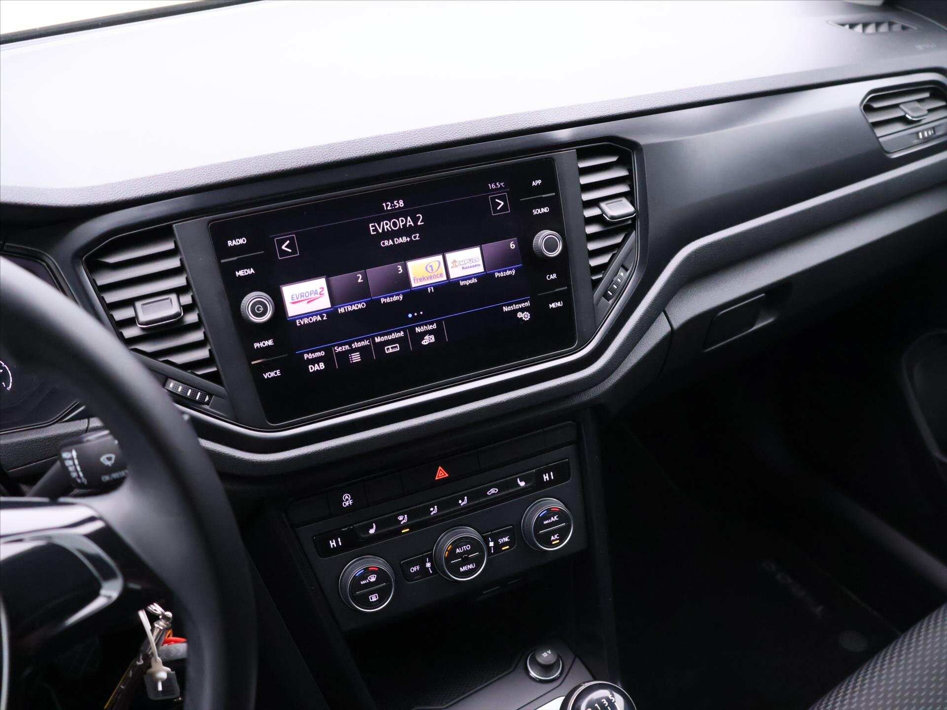 Volkswagen T-Roc SUV / Terénní 999,0 85 kw