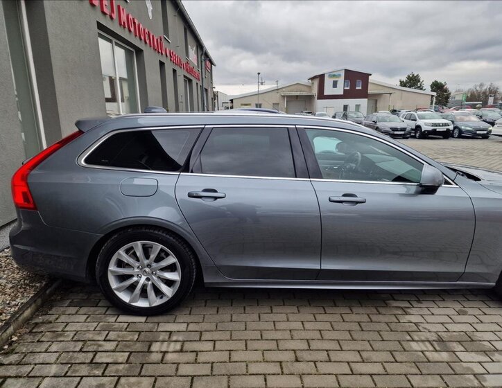 Volvo V90 Kombi 2,0 l 173 kw