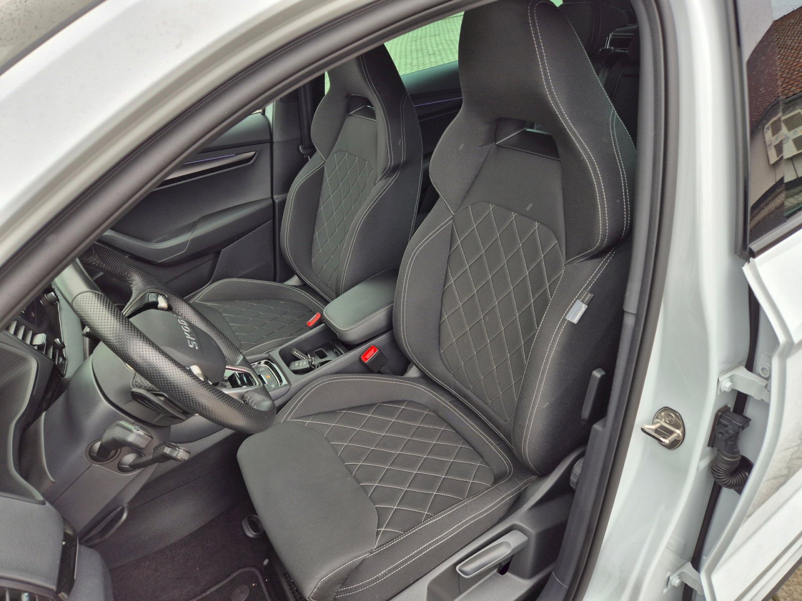 Škoda Karoq SUV / Terénní 1,5 l 110 kw