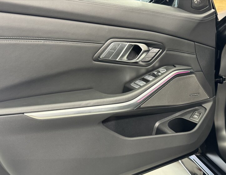 BMW M3 Sedan / Limuzína 3,0 l 375 kw