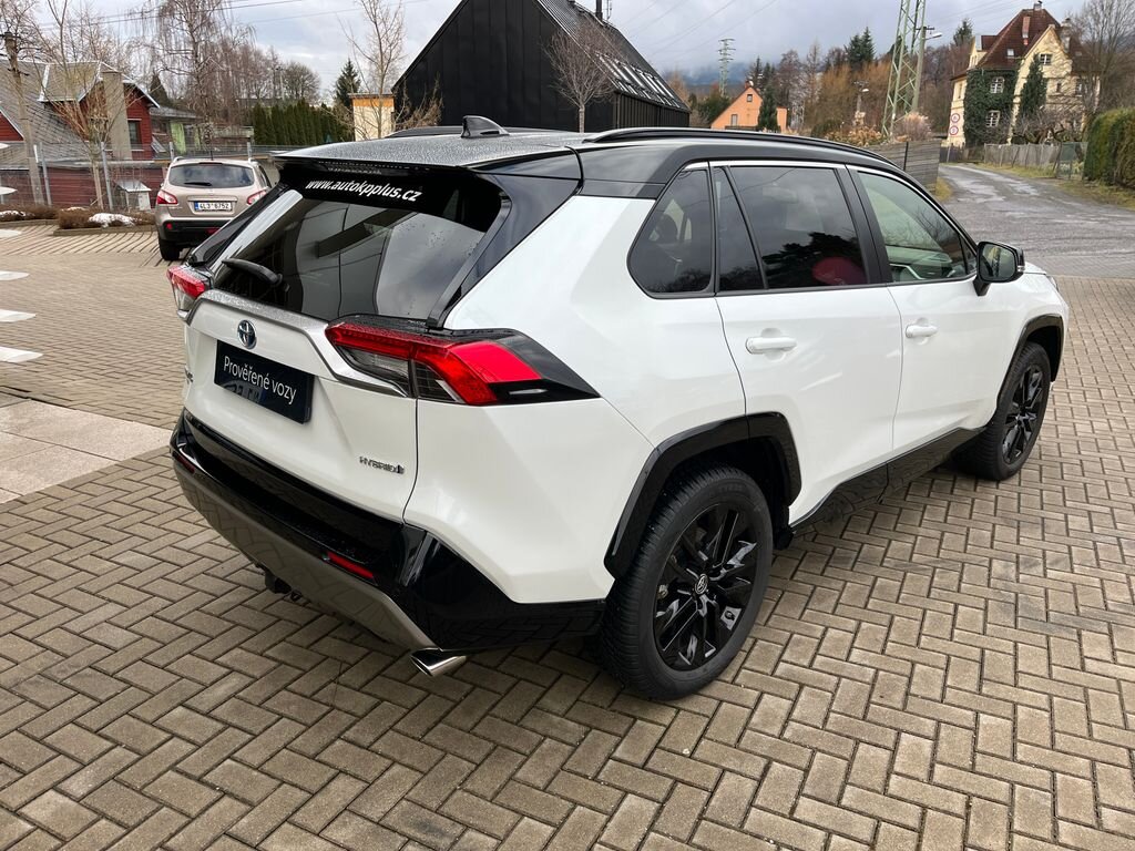 Toyota RAV4 SUV 2,5 l 131 kw