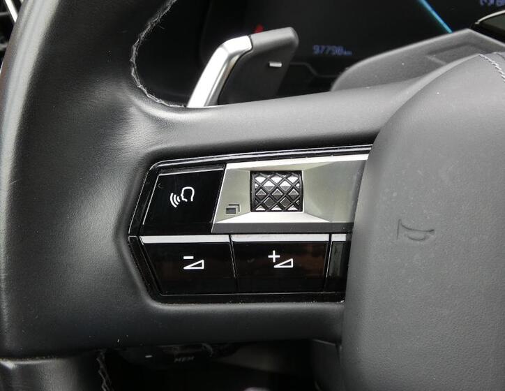 DS Automobiles DS7 Crossback 11