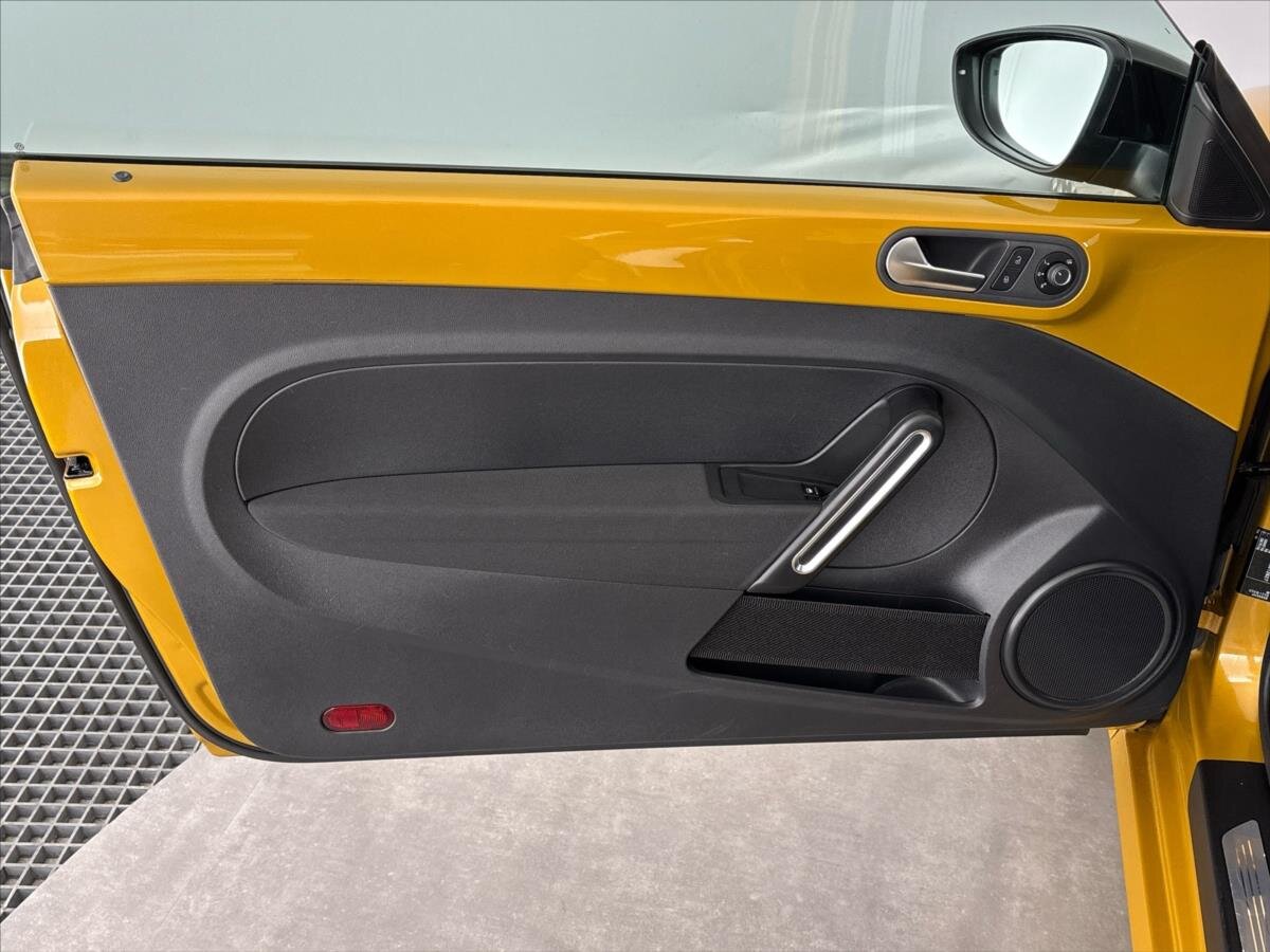 Volkswagen Beetle Hatchback 1,2 l 77 kw