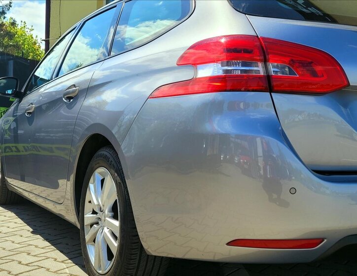 Peugeot 308 Kombi 1,2 l 96 kw