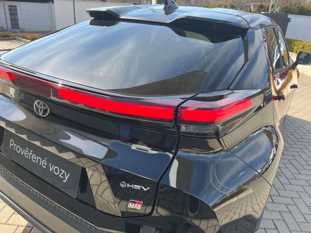 Toyota C-HR SUV / Terénní 2,0 l 112 kw