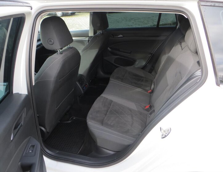 Volkswagen Golf Kombi 1,5 l 96 kw