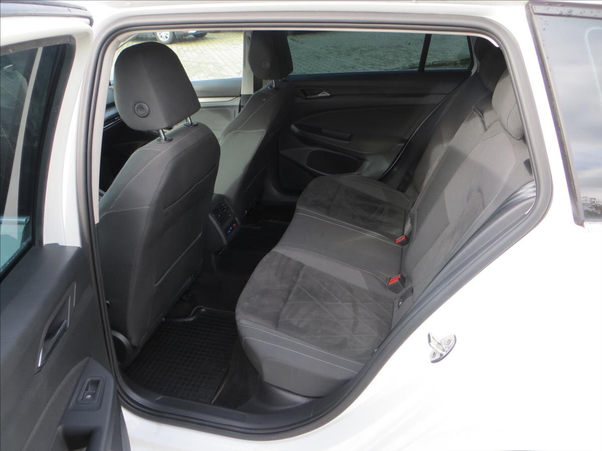 Volkswagen Golf Kombi 1,5 l 96 kw