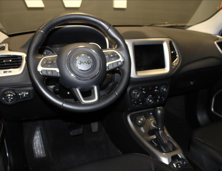 Jeep Compass 25