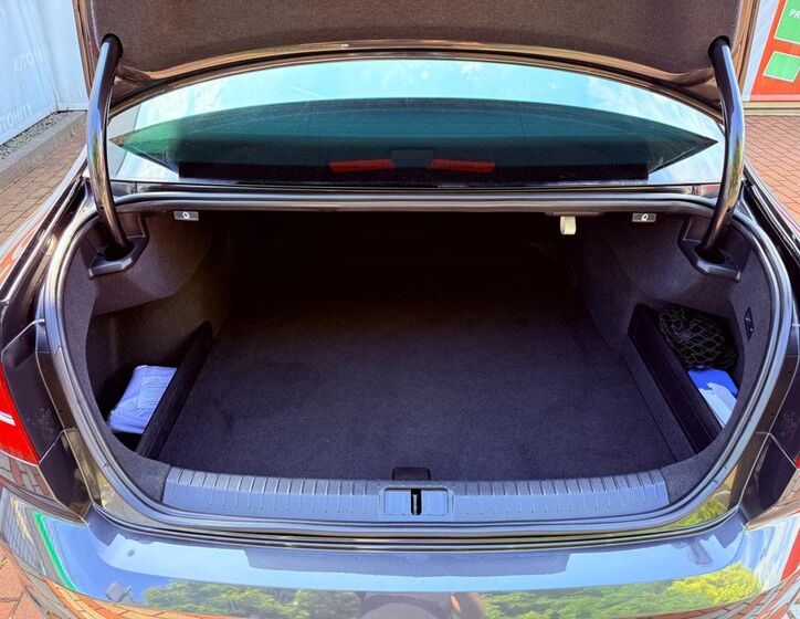 Volkswagen Passat 10