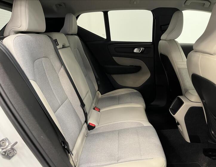 Volvo XC40 27