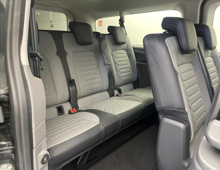 Volkswagen Caravelle 15