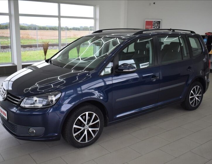 Volkswagen Touran 1