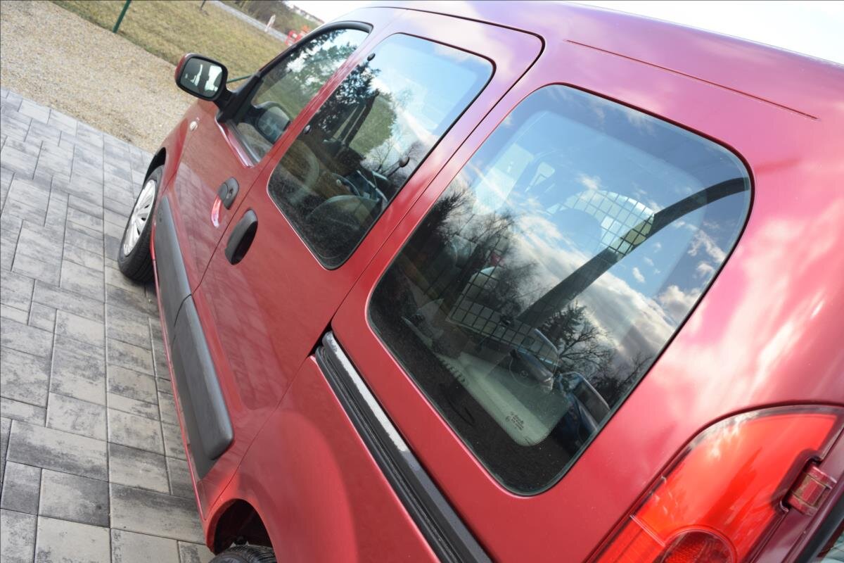 Renault Kangoo Kombi 1,1 l 55 kw