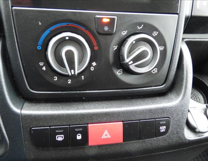 Peugeot Boxer Ostatní 2,2 l 121 kw